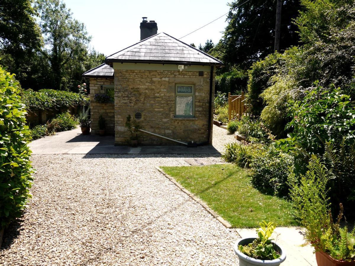 Cosy Stone Cottage, The Bungalow Perrotts Brook Cirencester Eksteriør billede