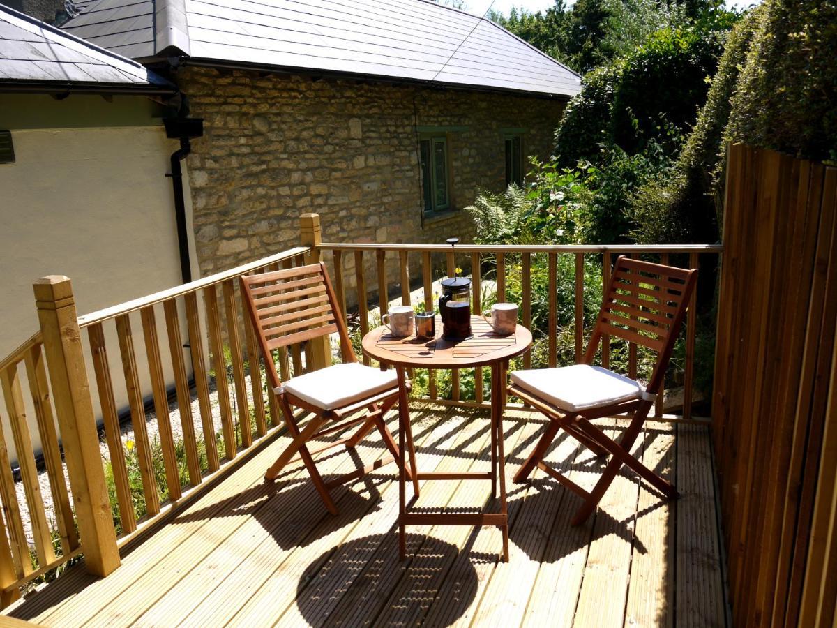 Cosy Stone Cottage, The Bungalow Perrotts Brook Cirencester Eksteriør billede